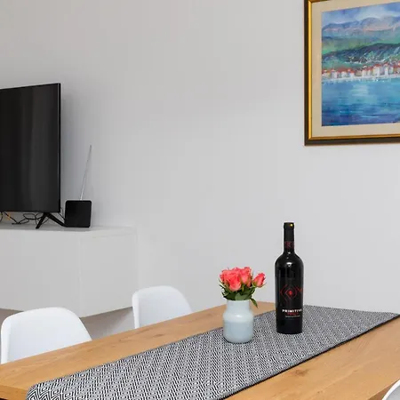 Two Flowers Luxury Supetar