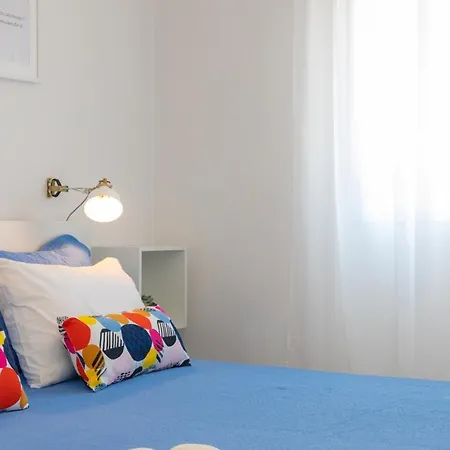 Two Flowers Luxury Apartment *