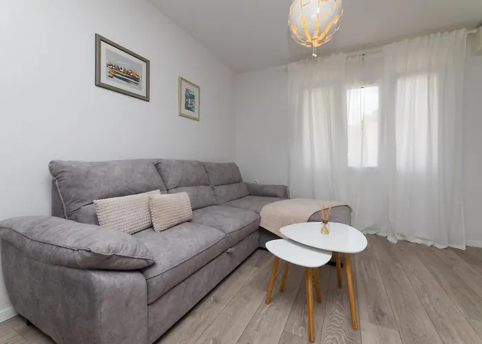 Two Flowers Luxury Apartamento Supetar